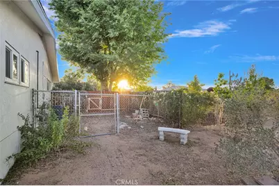 15177 Mendota, Apple Valley, CA 92307 - Photo 38