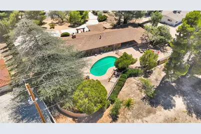 19955 Chickasaw Road, Apple Valley, CA 92307 - Photo 40