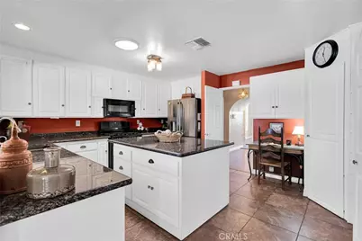 19955 Chickasaw Road, Apple Valley, CA 92307 - Photo 18