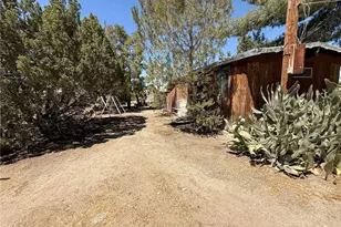 10623 Desert View, Pinon Hills, CA 92372 - Photo 36
