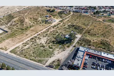 1 Hesperia Rd, Victorville, CA 92395 - Photo 6