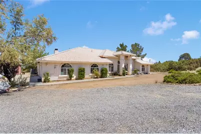 1220 Hollister, Pinon Hills, CA 92372 - Photo 2