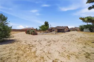 18405 Owatonna, Apple Valley, CA 92307 - Photo 32