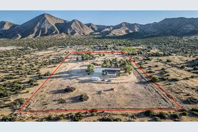 6474 Macapa, Phelan, CA 92371 - Photo 2