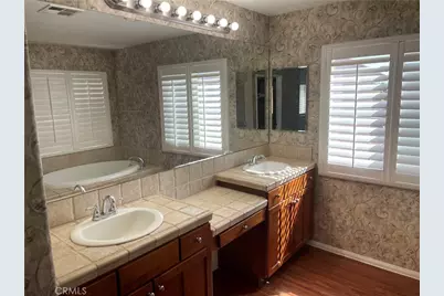 15058 Zircon, Victorville, CA 92394 - Photo 2