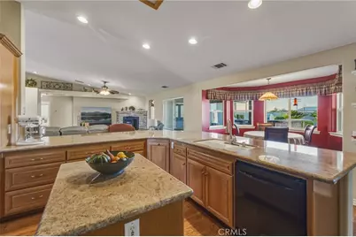 11526 Prairie, Oak Hills, CA 92344 - Photo 12