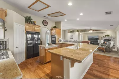 11526 Prairie, Oak Hills, CA 92344 - Photo 8