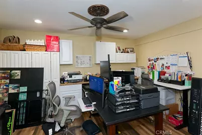 14911 Sunset Gardens Court, Victorville, CA 92394 - Photo 20