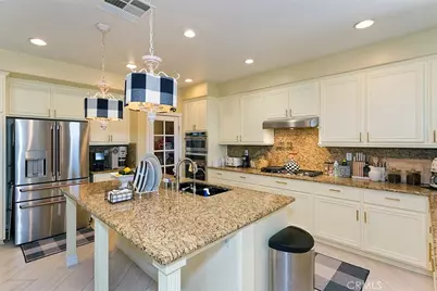 14911 Sunset Gardens Court, Victorville, CA 92394 - Photo 24
