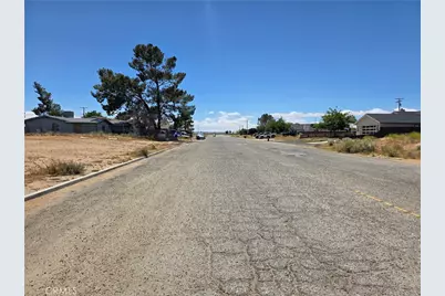 500 Isabella Boulevard, California City, CA 93505 - Photo 4