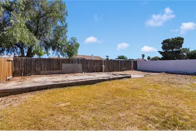 14181 Hillsborough Dr Drive, Victorville, CA 92392 - Photo 32