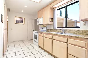 25274 Skyline, Apple Valley, CA 92308 - Photo 14