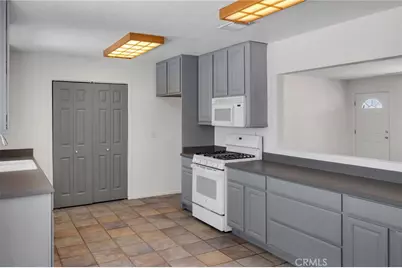 12736 Oasis, Pinon Hills, CA 92372 - Photo 4