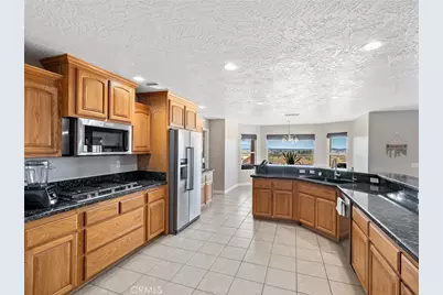 13850 Nightshade Road, Apple Valley, CA 92307 - Photo 14