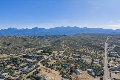 9785 Whitehaven, Hesperia, CA 92344 - Photo 6