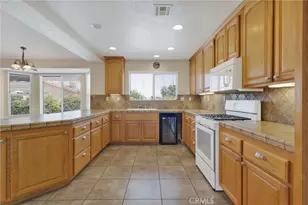 13935 Apple Creek, Victorville, CA 92395 - Photo 12