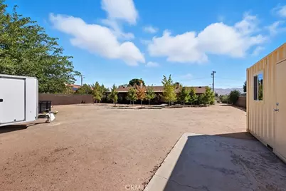 7344 Oxford Avenue, Hesperia, CA 92345 - Photo 44