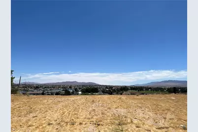 18035 Wildwood, Victorville, CA 92395 - Photo 4
