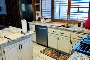 14800 Snake River Ct, Victorville, CA 92392 - Photo 6