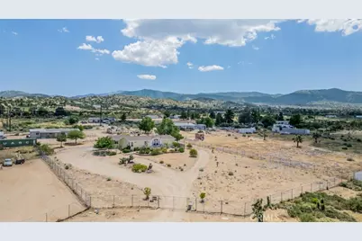 3621 Vista, Phelan, CA 92371 - Photo 2