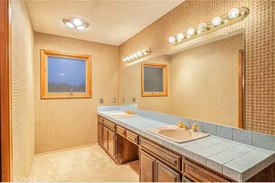 19459 Shasta Road, Apple Valley, CA 92307 - Photo 32