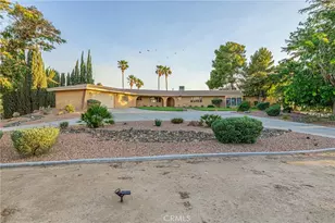 19459 Shasta Rd, Apple Valley, CA 92307 - Photo 2