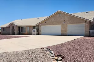 7250 Cayucos, Phelan, CA 92371 - Photo 1
