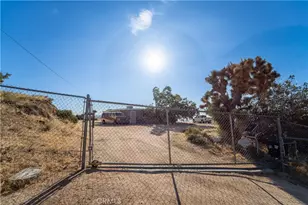 8390 Milpas, Apple Valley, CA 92308 - Photo 18