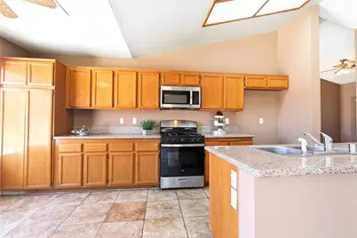 13368 Desert Primrose, Victorville, CA 92392 - Photo 8