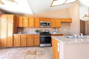 13368 Desert Primrose, Victorville, CA 92392 - Photo 8