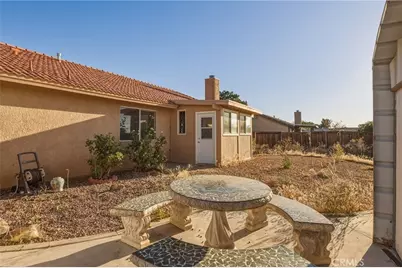 22410 Broken Lance Court, Apple Valley, CA 92307 - Photo 24
