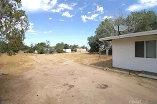 21212 Rainbow, Hinkley, CA 92347 - Photo 2