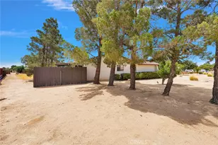 19031 Shoshonee, Apple Valley, CA 92307 - Photo 38