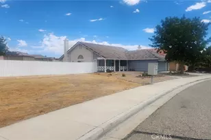 15430 Amber Pointe, Victorville, CA 92394 - Photo 2