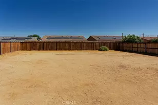 16562 Jasmine St, Victorville, CA 92395 - Photo 18