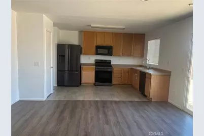 16562 Jasmine Street, Victorville, CA 92395 - Photo 2
