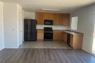 16562 Jasmine St, Victorville, CA 92395 - Photo 2