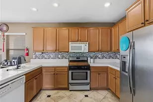 15126 Bluffside Ln, Victorville, CA 92394 - Photo 14