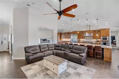 6910 Oak Vista Lane, Oak Hills, CA 92344 - Photo 18