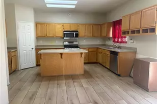 13073 Glendale Pl, Victorville, CA 92392 - Photo 2