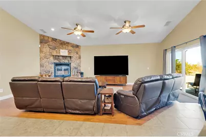 11722 Brookside Court, Phelan, CA 92371 - Photo 16