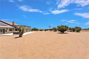 9879 Silver Palm Dr, Oak Hills, CA 92344 - Photo 52