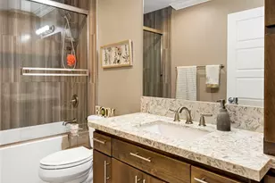 9879 Silver Palm Dr, Oak Hills, CA 92344 - Photo 36