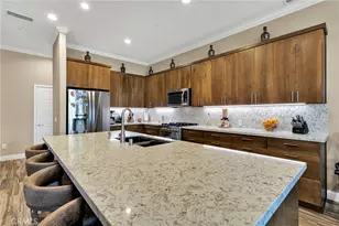 9879 Silver Palm Dr, Oak Hills, CA 92344 - Photo 22
