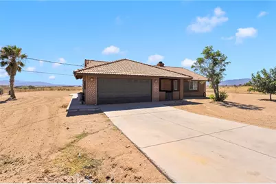 10521 3rd Avenue, Hesperia, CA 92345 - Photo 2
