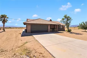 10521 3rd Ave, Hesperia, CA 92345 - Photo 2