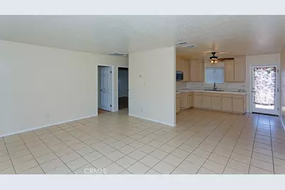 15935 Live Oak, Hesperia, CA 92345 - Photo 10