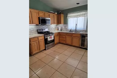 15053 Brown, Victorville, CA 92394 - Photo 6