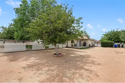 14285 Kiowa Road, Apple Valley, CA 92307 - Photo 32