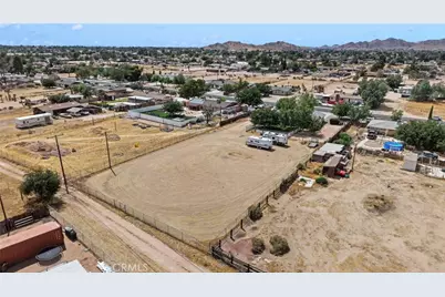 14285 Kiowa Road, Apple Valley, CA 92307 - Photo 46